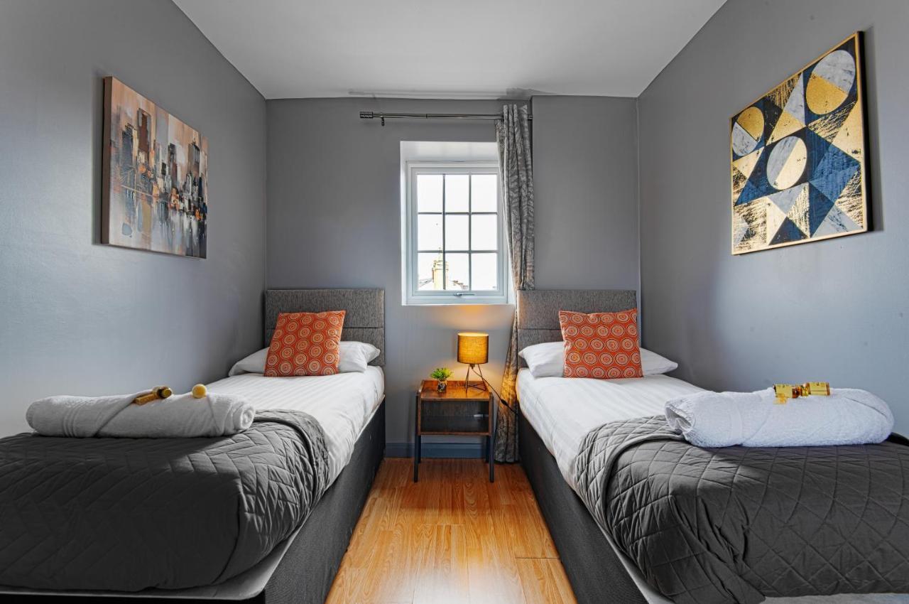 The Glyndwr - Berwyn House Apartment Wrexham Luaran gambar