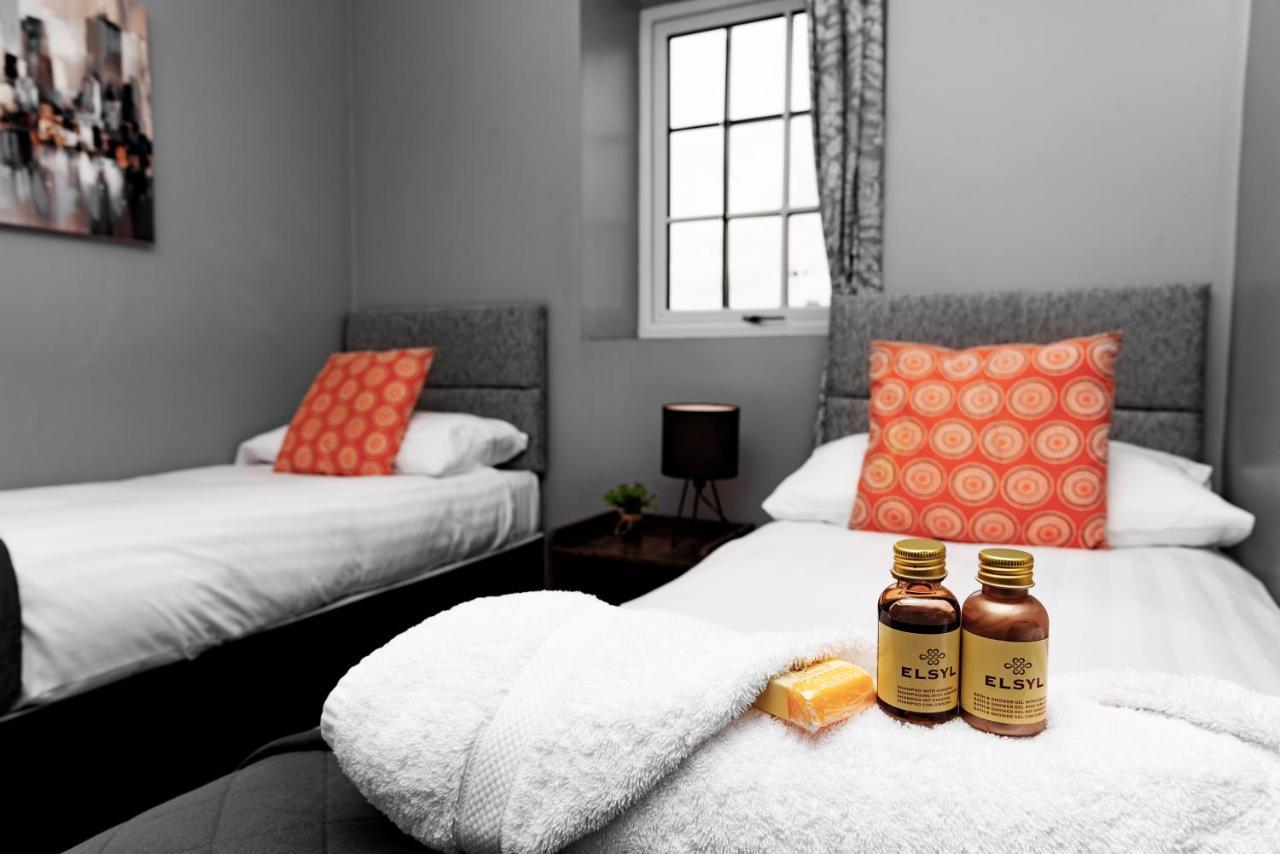 The Glyndwr - Berwyn House Apartment Wrexham Luaran gambar